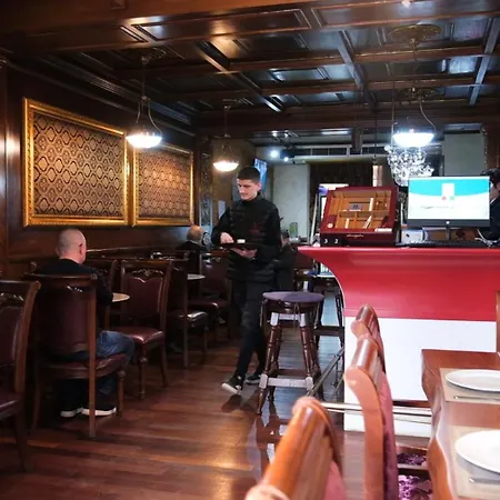 Kevin's 101 - Tirane, Albania Daire Tiran