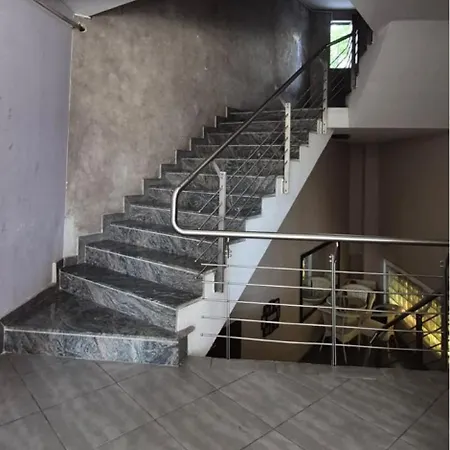 Daire Kevin's 101 - Tirane, Albania Tiran